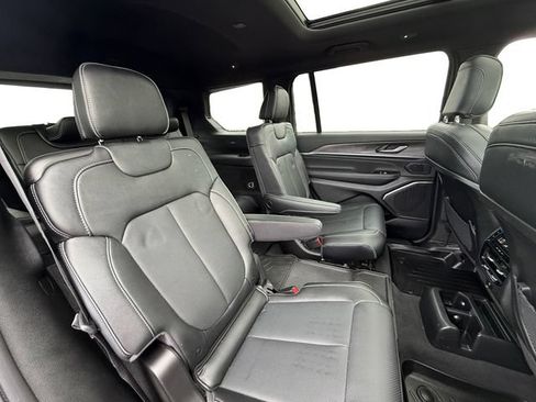 Used 2023 Jeep Grand Cherokee L Overland AWD/4WD image 42