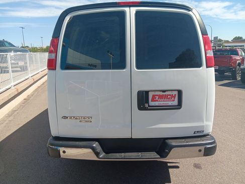 Used 2024 Chevrolet Express 3500 Extended w/ Driver Convenience Package RWD image 4