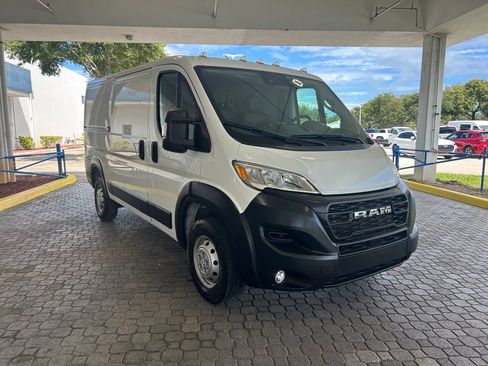 Used 2023 RAM ProMaster 2500 w/ Convenience Group image 2