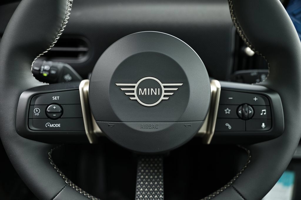 New 2026 MINI Cooper 4-Door Hardtop FWD image 34