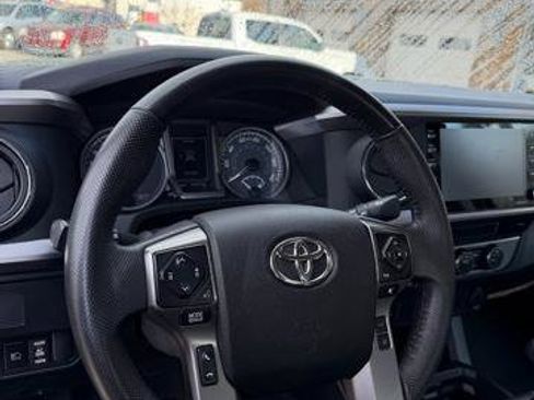 Used 2021 Toyota Tacoma SR5 image 10