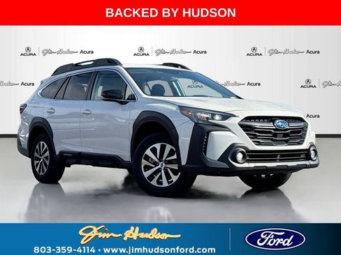 Used 2023 Subaru Outback Premium image 1