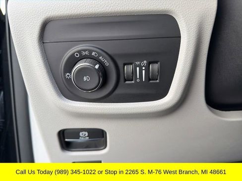 Used 2023 Jeep Grand Cherokee Overland w/ Adv Protech Group III image 26