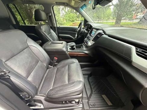 Used 2019 GMC Yukon XL SLT AWD/4WD image 9