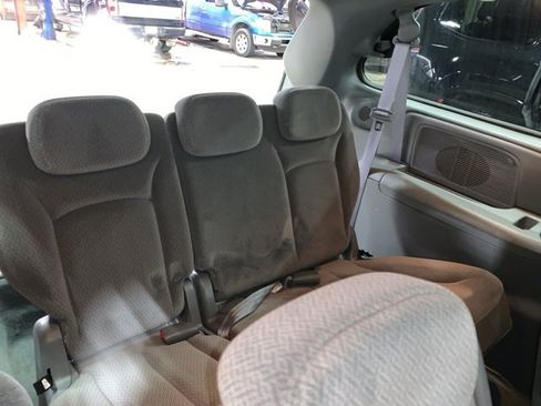 Used 2005 Chrysler Town & Country Touring image 23