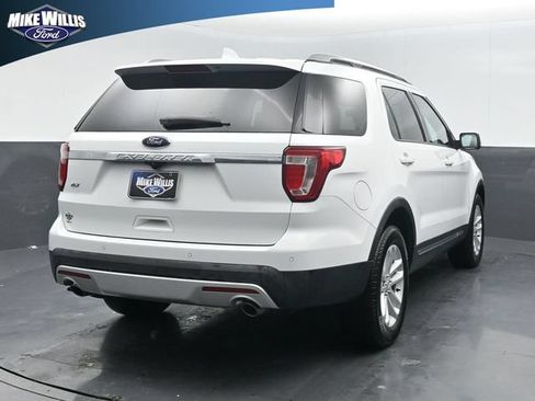 Used 2017 Ford Explorer XLT w/ Equipment Group 202A FWD image 7