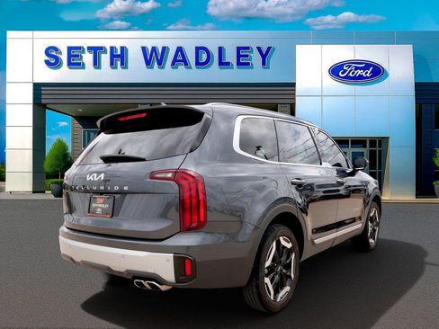 Used 2023 Kia Telluride S w/ S Sunroof Package FWD image 8