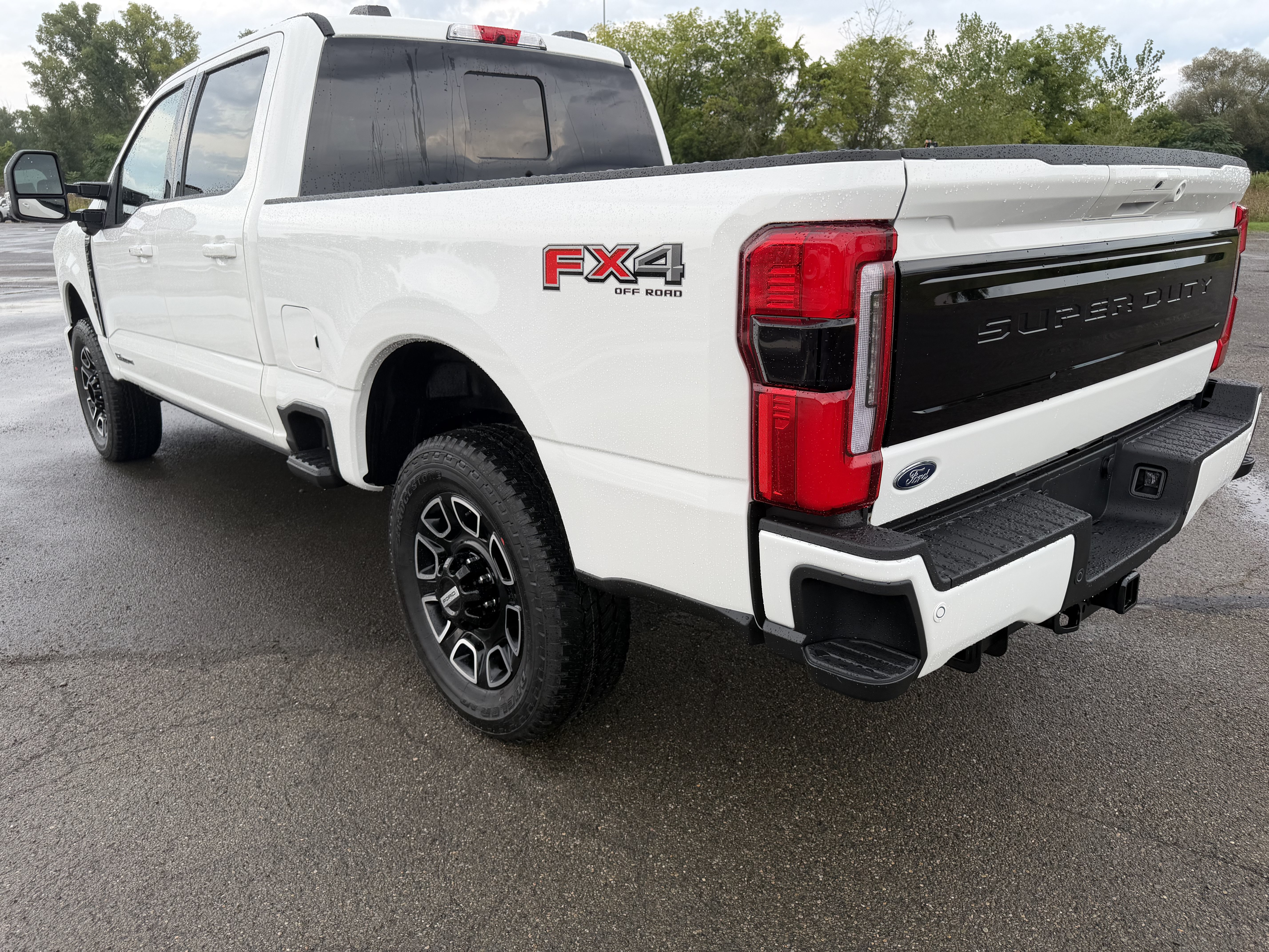 New 2026 Ford F350 Platinum w/ FX4 Off-Road Package AWD/4WD image 3