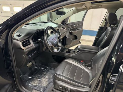 Used 2021 GMC Acadia Denali w/ Denali Ultimate Package AWD/4WD image 15