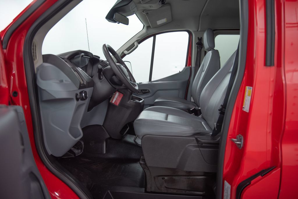 Used 2018 Ford Transit 150 XL RWD image 7