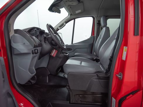 Used 2018 Ford Transit 150 XL RWD image 7
