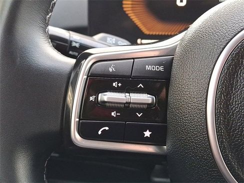 Certified 2025 Kia Sorento S image 21