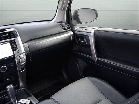 Used 2022 Toyota 4Runner SR5 Premium w/ Moonroof Package RWD image 18