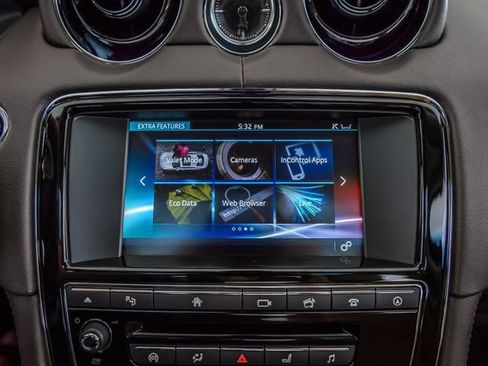 Used 2016 Jaguar XJ R-Sport RWD image 32
