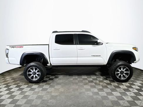Used 2021 Toyota Tacoma TRD Off-Road w/ TRD Premium Off Road Package AWD/4WD image 8