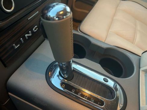 Used 2008 Lincoln Mark LT 4x4 image 22