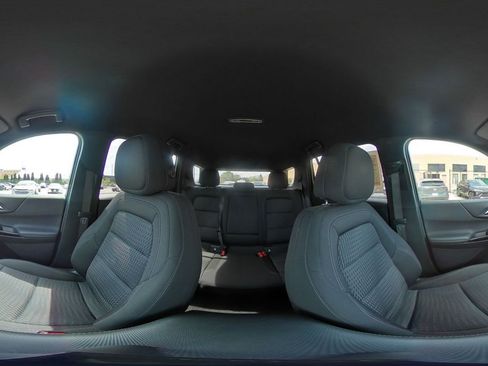 Used 2025 Chevrolet Equinox LT FWD image 43