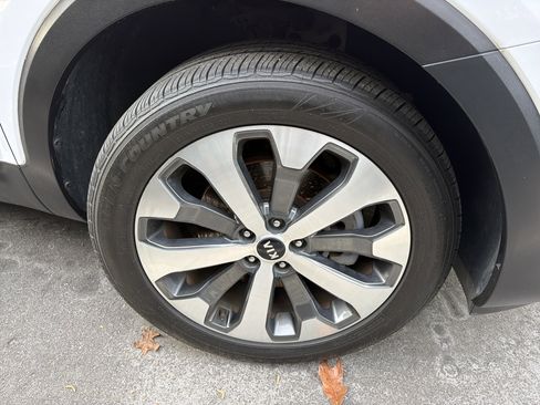 Used 2021 Kia Telluride S image 13