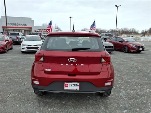 Used 2025 Hyundai Venue SEL image 4