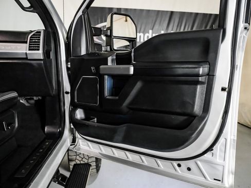 Used 2019 Ford F250 Platinum w/ Platinum Ultimate Package image 39