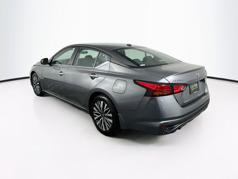 Used 2024 Nissan Altima 2.5 SV w/ SV Premium Package FWD image 5