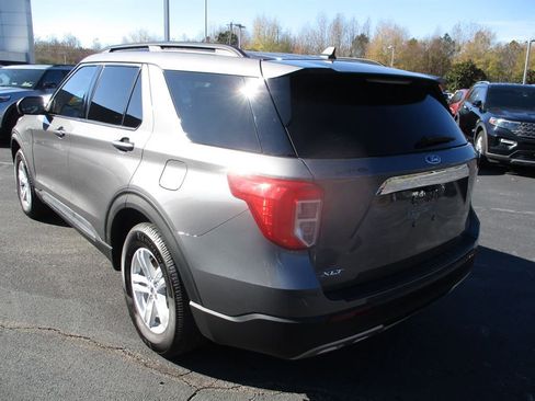 Used 2024 Ford Explorer XLT w/ Equipment Group 202A image 3