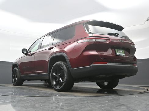 Used 2025 Jeep Grand Cherokee L Limited w/ Luxury Tech Group II AWD/4WD image 32