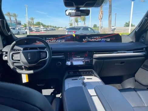New 2026 Lincoln Navigator Reserve AWD/4WD image 23