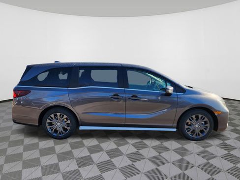 New 2026 Honda Odyssey Touring image 6