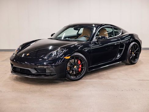 Used 2024 Porsche 718 Cayman GTS RWD image 18