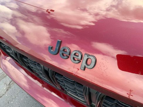 Used 2023 Jeep Grand Cherokee L Laredo AWD/4WD image 31