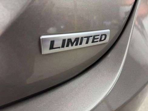Used 2012 Hyundai Elantra Limited image 19