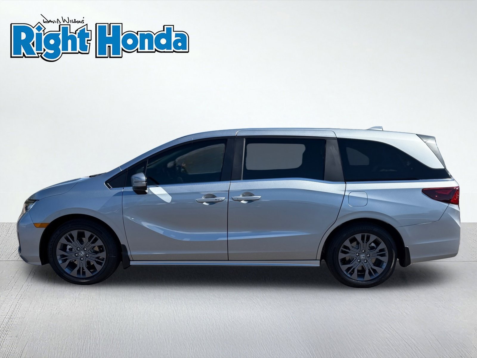 New 2027 Honda Odyssey Touring image 2
