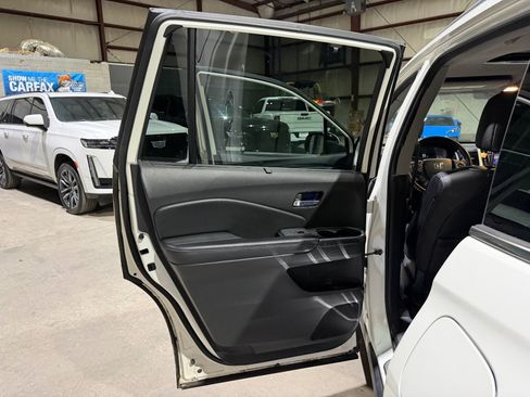 Used 2017 Honda Pilot Touring image 15