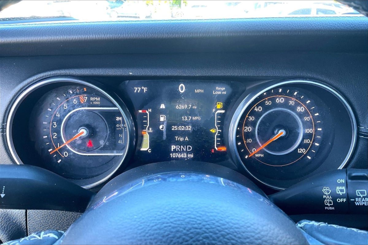 Used 2019 Jeep Wrangler Unlimited Sahara w/ Quick Order Package 24M Moab AWD/4WD image 19