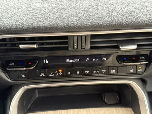 Used 2024 MAZDA CX-90 Plug-In Hybrid w/ Preferred AWD/4WD image 17