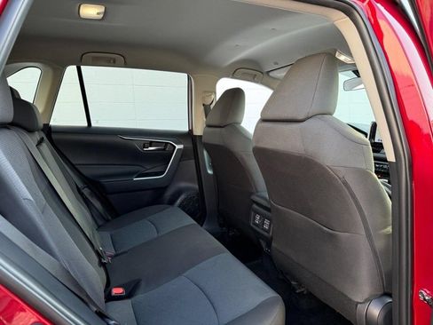 Used 2025 Toyota RAV4 XLE AWD/4WD image 14