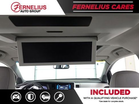 Used 2017 Toyota Sienna Limited Premium image 25