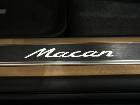New 2026 Porsche Macan image 32