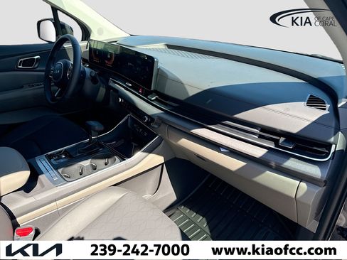 New 2026 Kia Carnival EX image 14