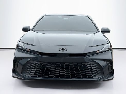 Used 2025 Toyota Camry SE image 8