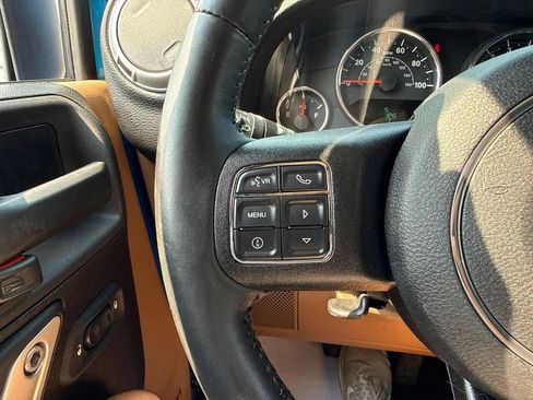 Used 2015 Jeep Wrangler Sahara w/ Connectivity Group AWD/4WD image 26