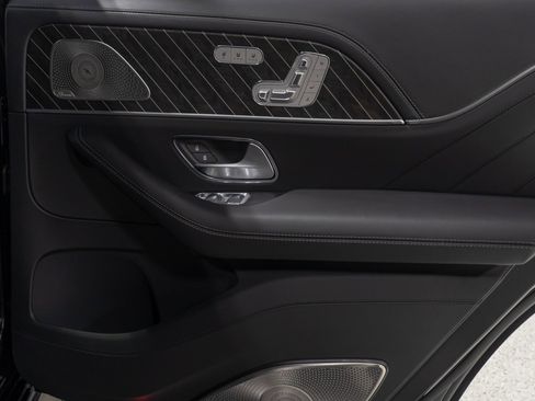 Used 2025 Mercedes-Benz Maybach GLS 600 4MATIC image 77