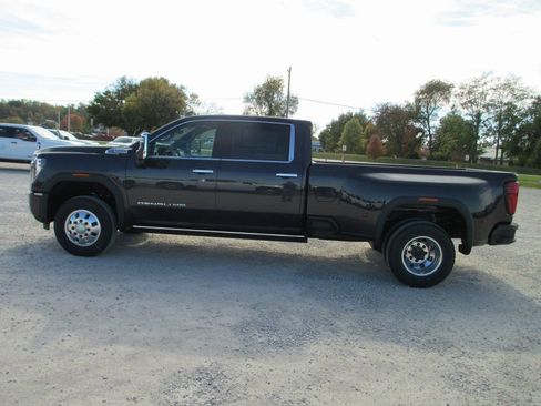 New 2026 GMC Sierra 3500 Denali w/ Denali Reserve Package AWD/4WD image 8