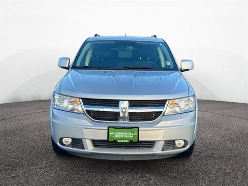 Used 2010 Dodge Journey R/T w/ Navigation & Sound Group I image 8