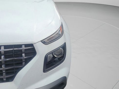 Used 2024 Hyundai Venue SEL FWD image 9