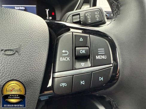 Used 2024 Ford Escape SE image 11