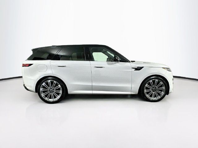Used 2025 Land Rover Range Rover Sport Dynamic SE AWD/4WD image 10