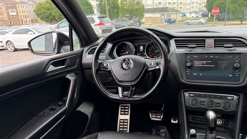 Used 2021 Volkswagen Tiguan SE R-Line AWD/4WD image 28