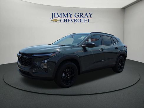New 2026 Chevrolet Trax LT w/ Driver Confidence Package FWD image 1